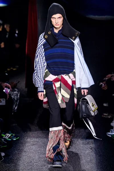 Look 29